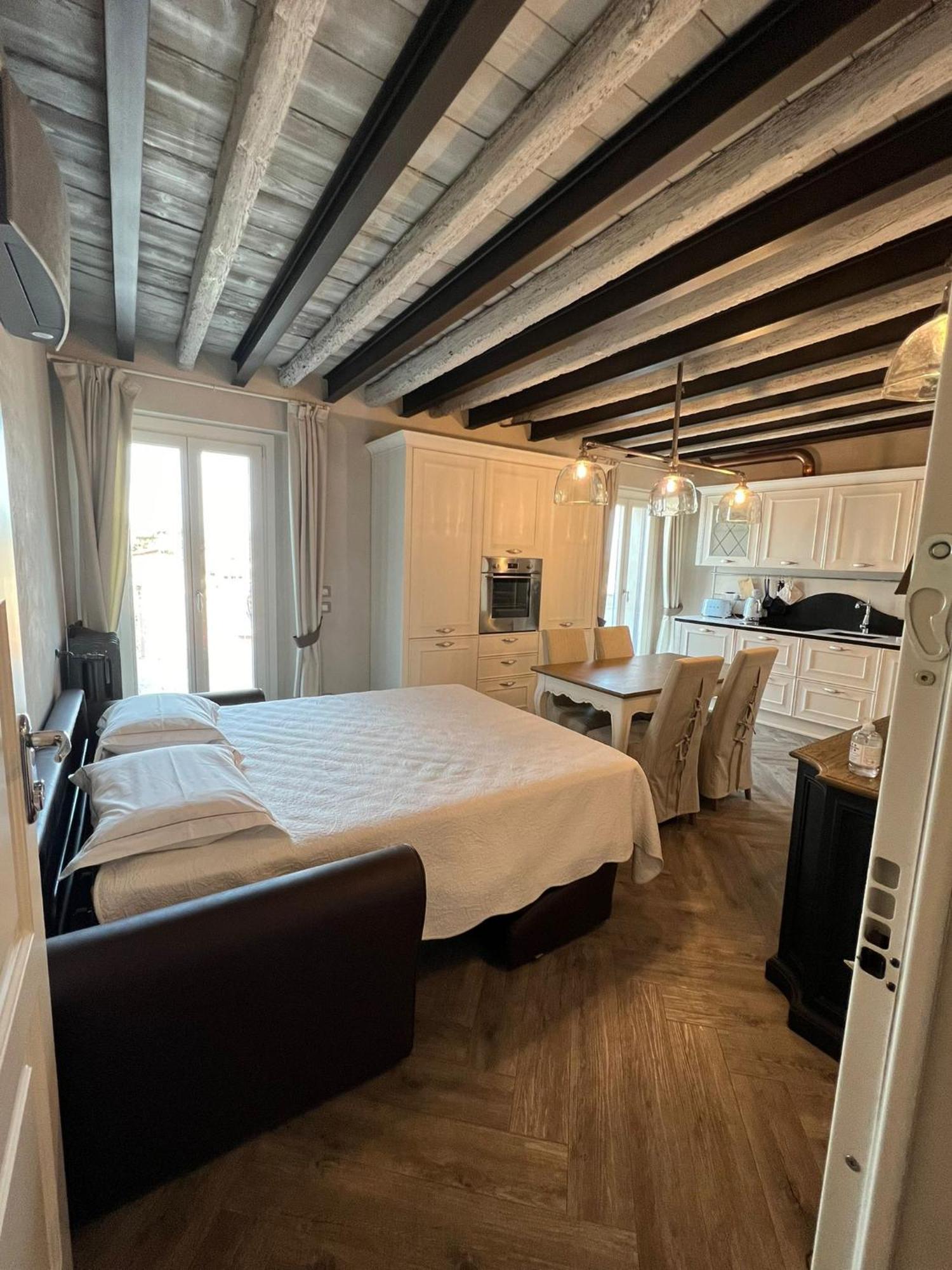 La Vite 2.0 Apartments Desenzano del Garda Exterior foto
